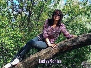 LadyyMonica