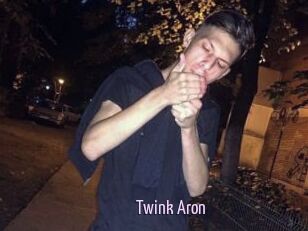 Twink_Aron